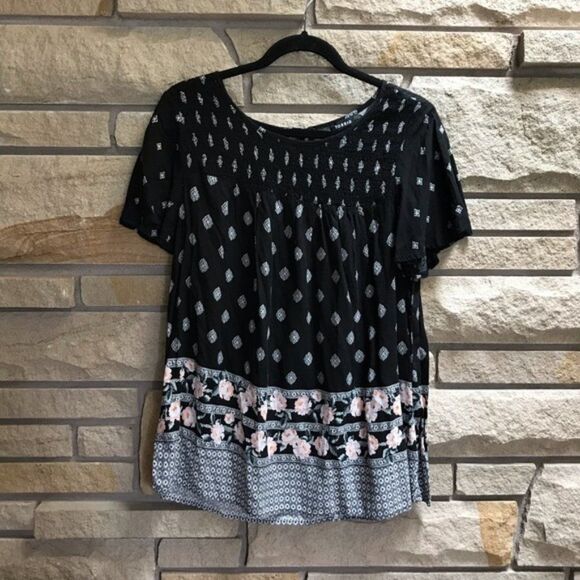 Torrid Border Print Smocked Challis Blouse Top Black Floral 0x - Picture 3 of 7